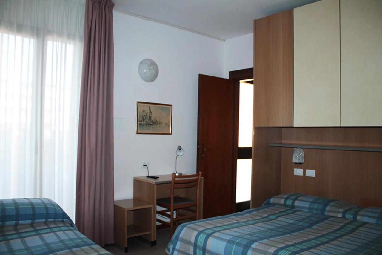 Hotel Ondina 리도 디 예솔로 외부 사진